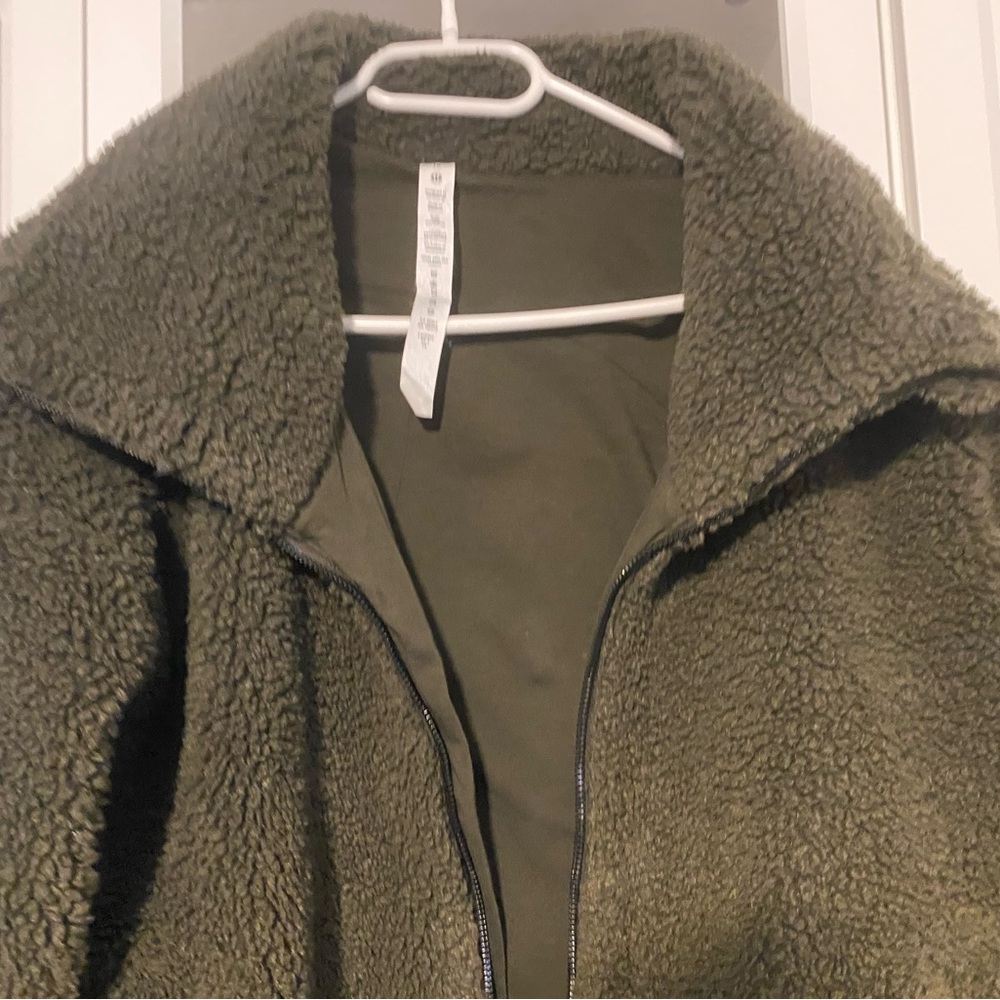 LULULEMON Teddy Jacket - Picture 6 of 6